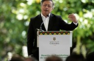 “Jamás de rodillas”, dice Petro al repudiar su inclusión en la lista Clinton