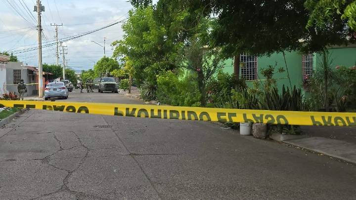 Balacera en plaza comercial de Infonavit Barrancos deja tres heridos en Culiacán
