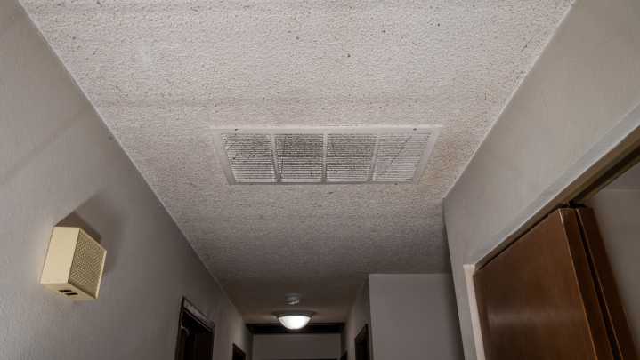 The Easy Way To Tell If Your Popcorn Ceiling Has Been Painted Or Not