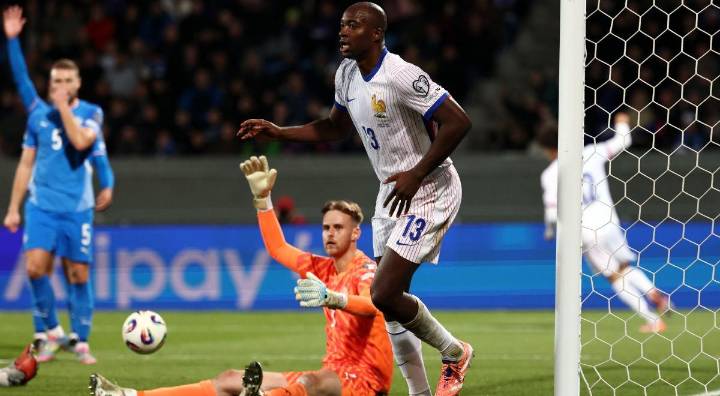 Francia no pudo con Islandia: obtuvo un empate 2-2 de visita y aún no clasifica al Mundial
