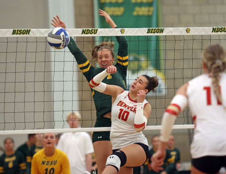 Blohm, Bison sweep Denver, remain unbeaten in Summit League volleyball