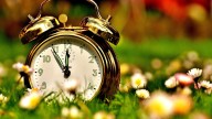 Llega el cambio de hora y así cambia la naturaleza (y así nos afecta) el horario de invierno