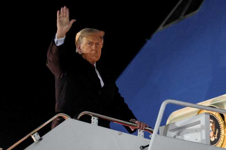'So little respect': Trump 'pillages' as he turns the White House into a 'shipwreck'