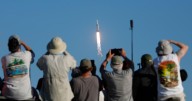 NASA seeks competitors to SpaceX for moon contract following delays