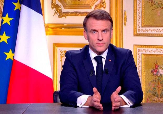 Ultraderecha pide adelanto electoral y la extrema izquierda la destitución de Macron