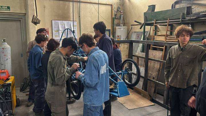 Estudiantes mendocinos irán a competir a Entre Ríos con un auto eléctrico que construyeron