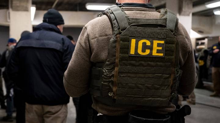 Apple pulls ICE-tracking apps on Justice Department’s urging