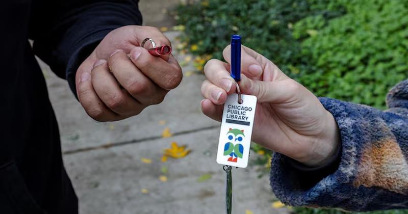 Plastic Whistles Turn into Tools of Defiance Against ICE Raids in Chicago