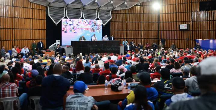 Presidente Maduro anunció que los ejercicios militares seguirán por 72 horas más