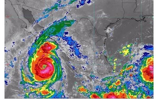 'Priscilla', como huracán categoría 2, está al sur de Baja California Sur