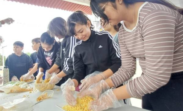Elaboran barritas de cereales en predio de la Laguna Chiquichano
