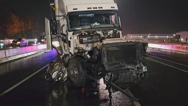 Highway 401 express lanes closed in part of Mississauga after 2