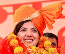 Devyani Rana files nomination for Nagrota bypoll, Thousands join her rally