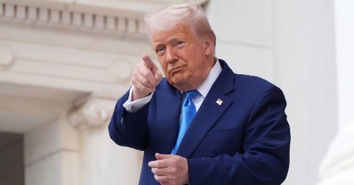 Man who vowed to assassinate Trump 'before his first f—ing year' sent to federal prison