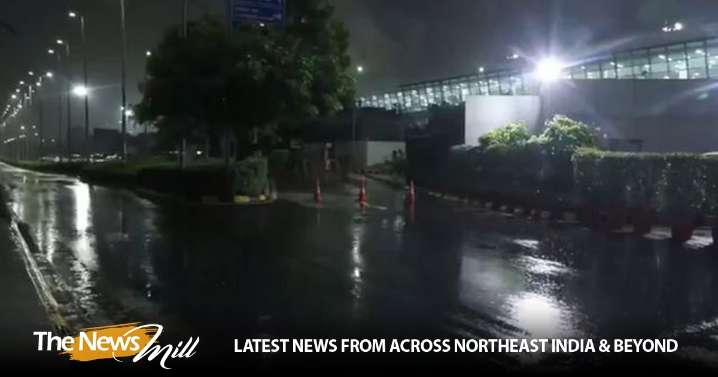 Delhi witnesses light to moderate rain with thunderstorms and gusty winds