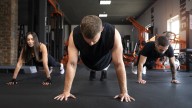 La rutina de ejercicios ideal para bajar la panza: recomendado para hombres mayores de 40 años