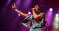 Iba como copiloto: Detienen a cantante Flor de Rap tras movilizarse en vehículo con encargo por robo