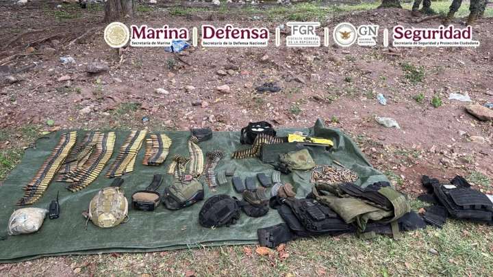 Detienen en Sinaloa a presunto integrante de célula delictiva con arsenal y drogas