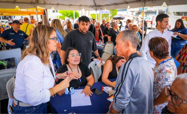 Senadora Barlucea realiza feria de servicios en Ciales