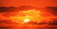 Heatwave continues with Queensland and NT set to swelter through weekend