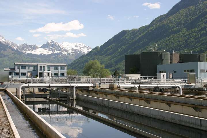From Farm Runoff to Kitchen Faucet: How Water Pollution Is Fueling America’s Produce Outbreaks