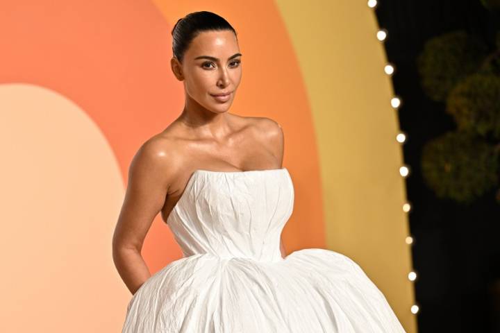 Kim Kardashian reveals brain aneurysm in season premiere of The Kardashians