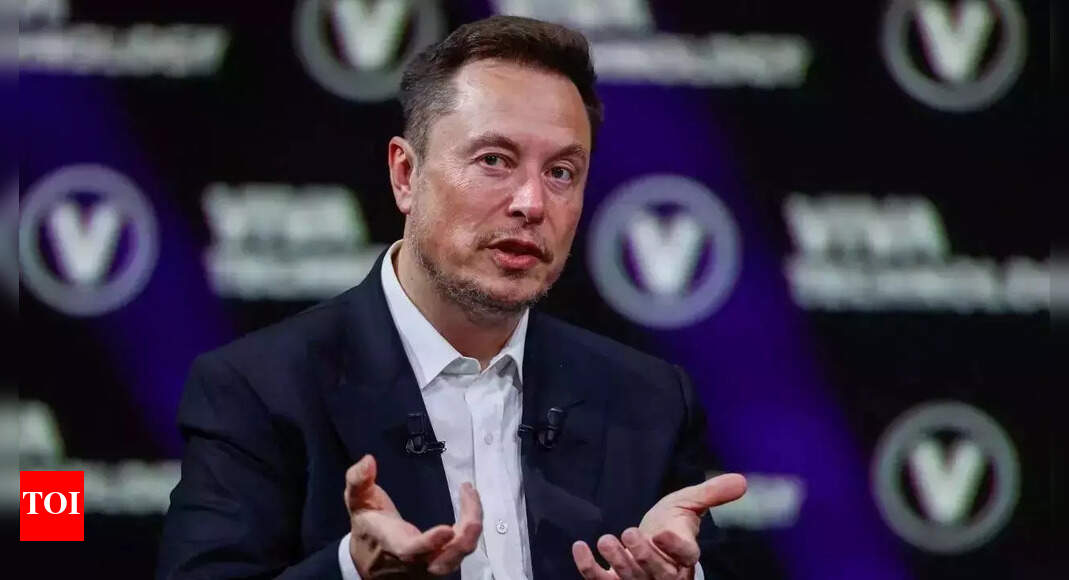 Elon Musk attacks 'legacy media' again, this time defending his AI