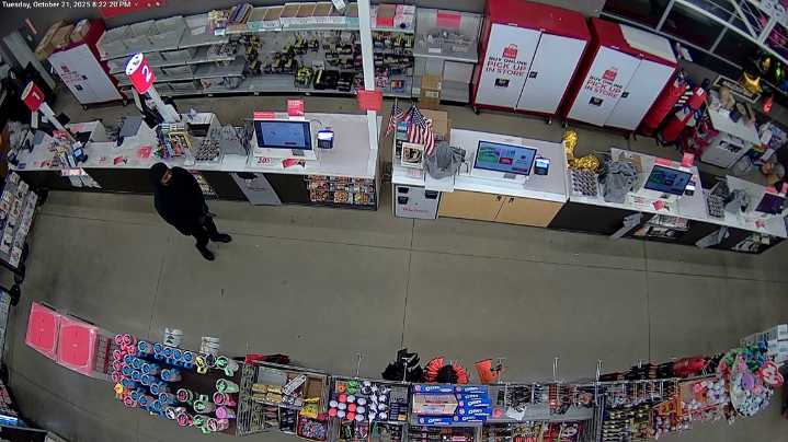 Suffolk police investigate University Boulevard robbery