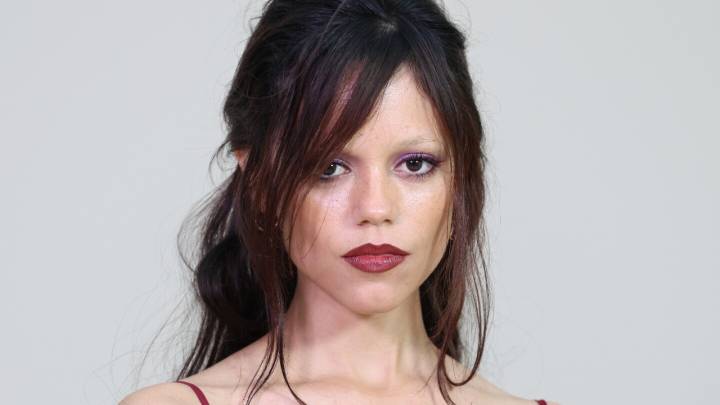 Jenna Ortega lleva el vestido con transparencias que todas queremos llevar este otoño