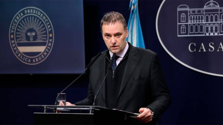 Conferencia de prensa de Manuel Adorni