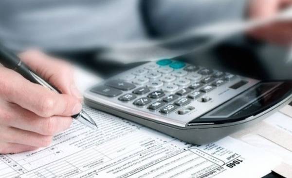 Un argentino puede pagar hasta 46 impuestos por año, según un informe del IARAF