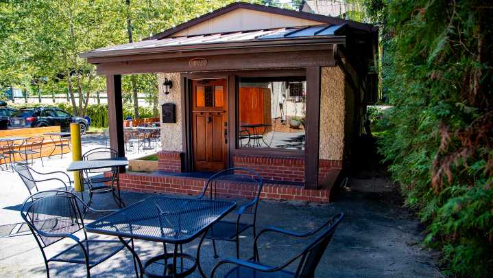 Finch Grocery opens larger Biltmore Village space after…