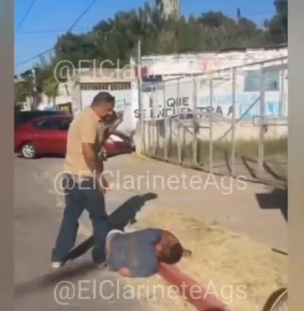 (Video) Se roba un coche en Aguascalientes, lo atrapan paseando en él...