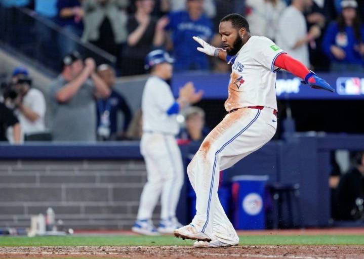 Jays beat Mariners to stay alive and force ALCS Game 7