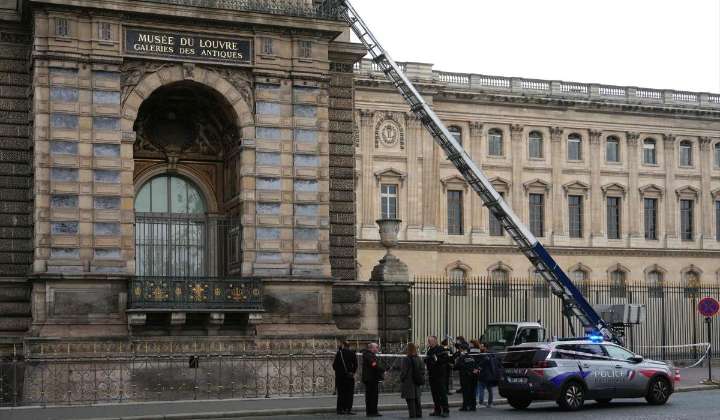 Robo en el Louvre: el Gobierno francés declara el cierre provisional del museo
