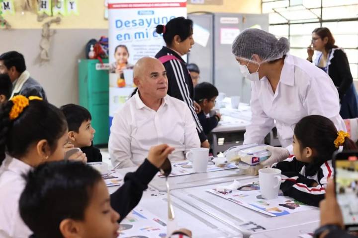 Jefe del Gabinete y ministros de Estado supervisan alimentación escolar