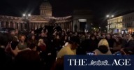 Crowd in St Petersburg sings anti
