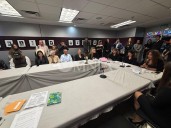 Comisiones rinden homenaje a Luís Fernando Chacón frente a su familia