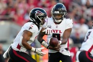 Deadspin | Falcons, Dolphins search for much-needed win in Week 8