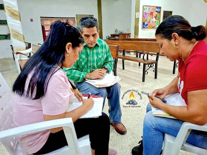 Anecev realiza taller profamilia en Bolívar