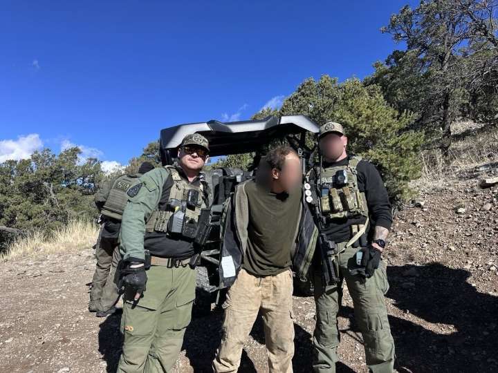 Capturan en Colorado a fugitivo acusado de agredir sexualmente a una niña de 8 años