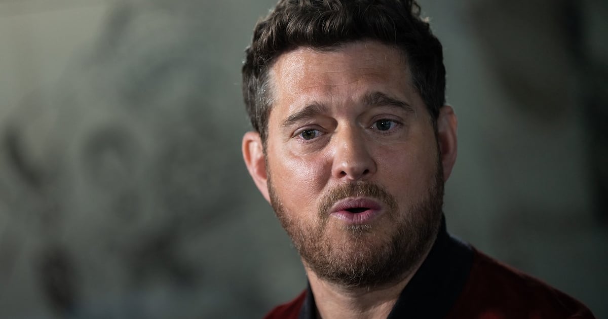 Michael Bublé warns fans about online impersonators