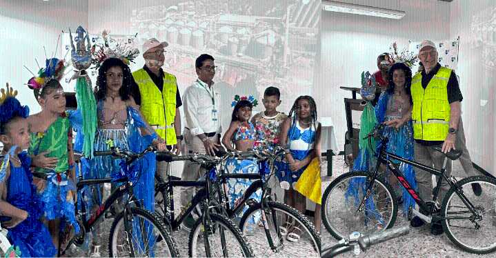 El Puerto de Santa Marta celebra la sostenibilidad premiando el ingenio ecológico de niños El evento central fue la ‘Premiación a la Sostenibilidad’, donde los niños participaron vestidos con material