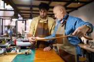 Discriminación laboral en Chile: 7 de cada 10 trabajadores afirma haber sido rechazado por su edad, según Laborum