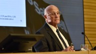 Los minoristas pierden peso en el Banco Sabadell en un momento clave para la opa del BBVA
