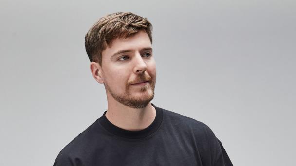 Críticas a Mr. Beast por poner en riesgo a participante en desafío con fuego
