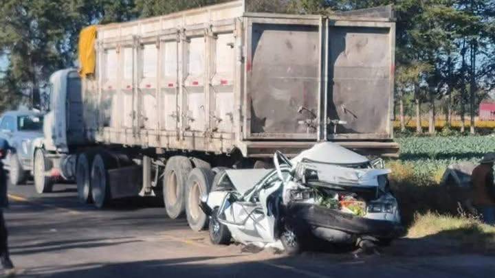 Choque deja cinco personas lesionadas sobre la federal Vía Xalapa
