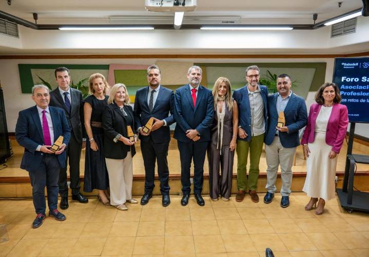 Foro Sabadell Professional Canarias 2025 reúne a los colegios profesionales para debatir sobre los retos de las profesiones