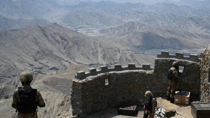 Intense Clashes Erupt Along Pakistan
