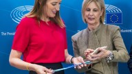 La alcaldesa presenta a la presidenta del Parlamento Europeo la candidatura de Jerez 2031